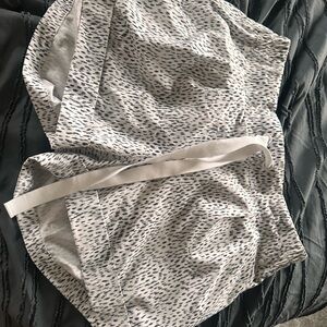 Lululemon Spring Break Away Dottie Dash Shorts